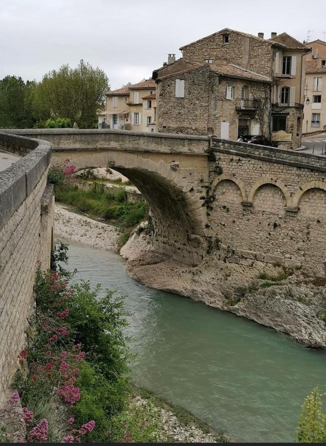 Sur Le Pont * Vaison-la-Romaine